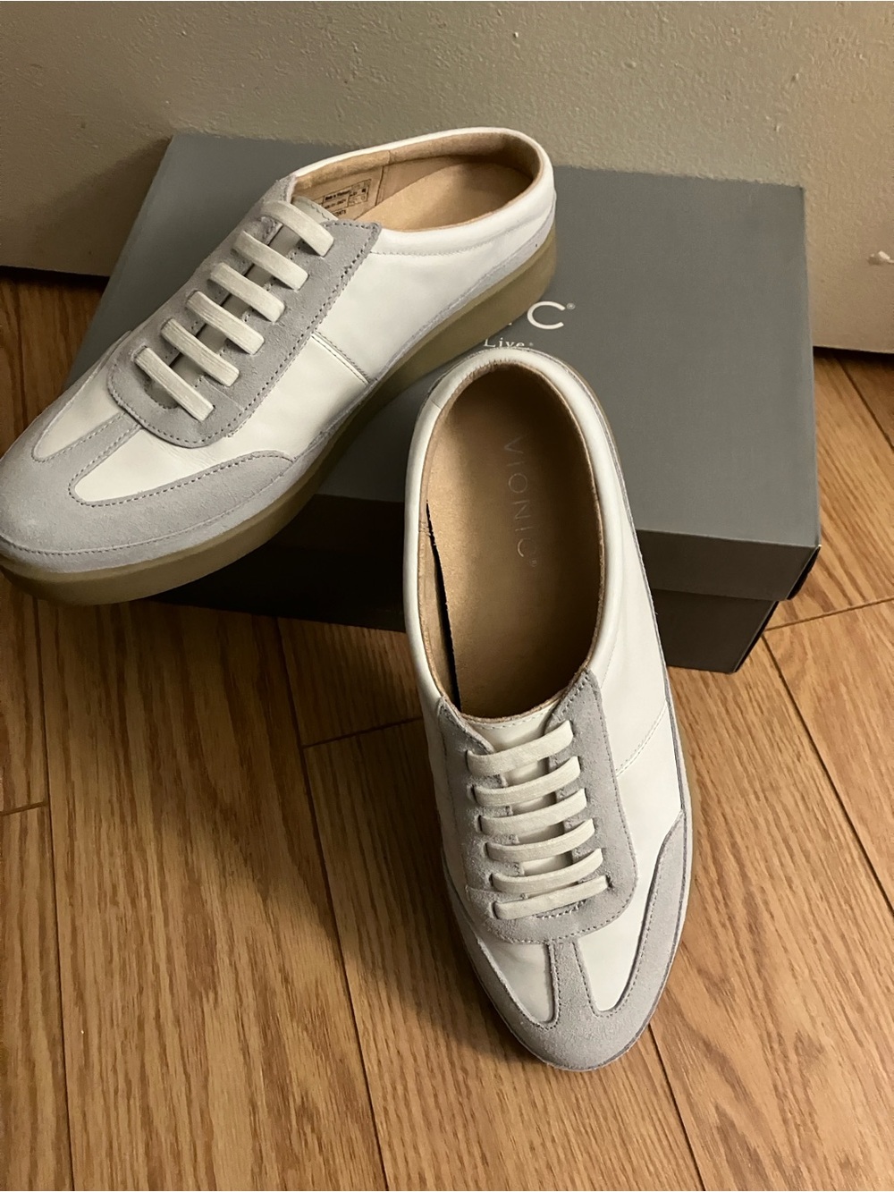 Vionic White and Light Gray Women's Leather Sneakers